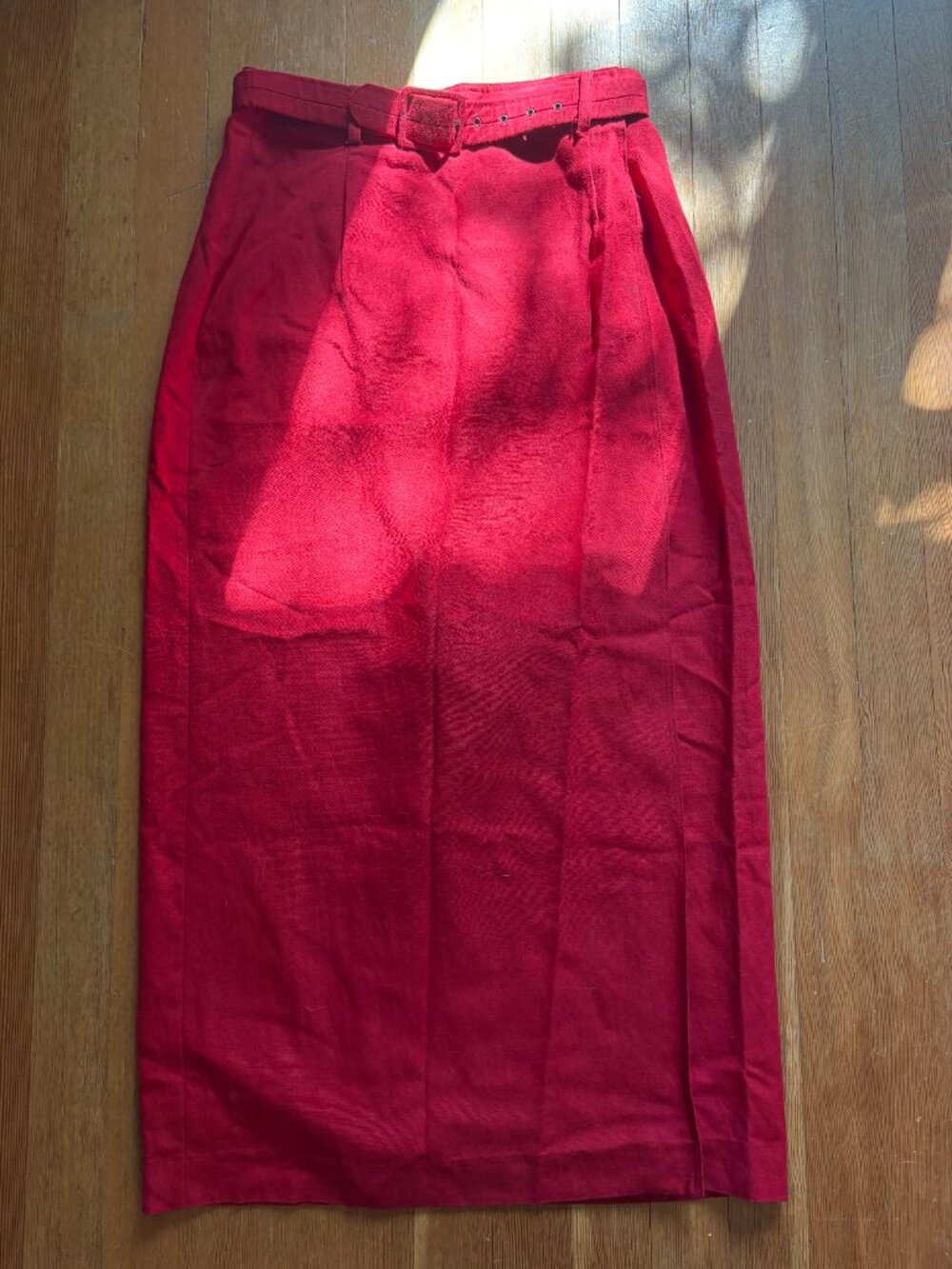 Beautiful wool vintage Daniel Hechter red pencil skirt